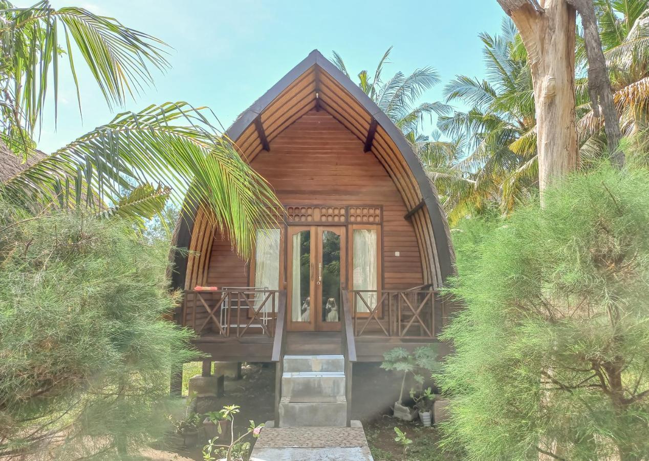 Nusa Indah Bungalows Gili Air Exterior photo