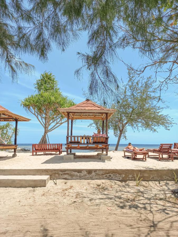 Nusa Indah Bungalows Gili Air Exterior photo