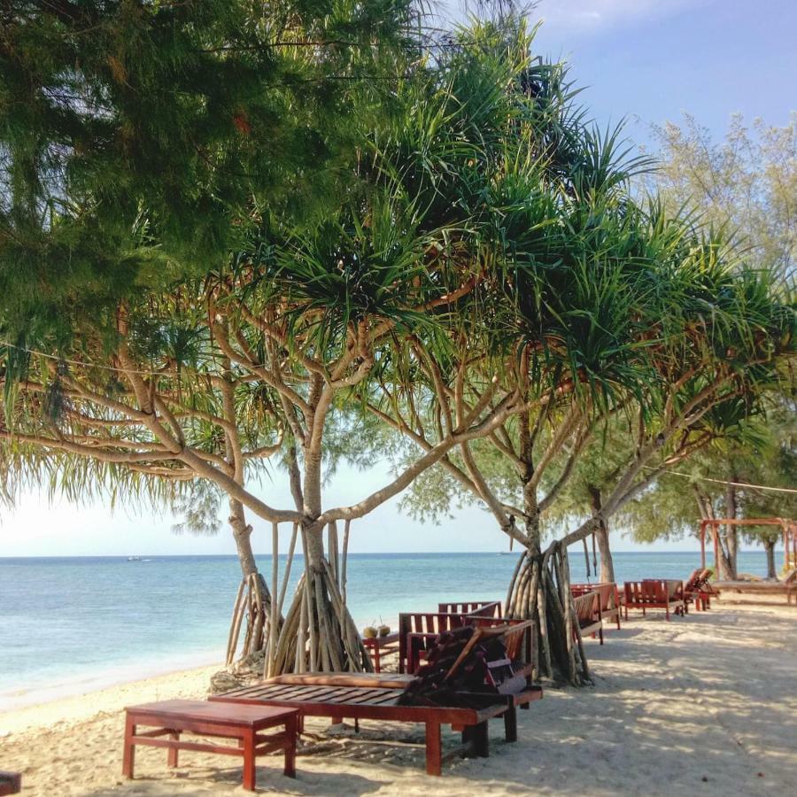 Nusa Indah Bungalows Gili Air Exterior photo
