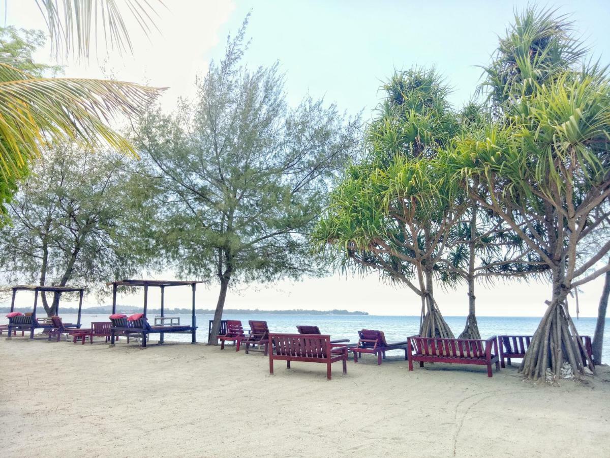 Nusa Indah Bungalows Gili Air Exterior photo