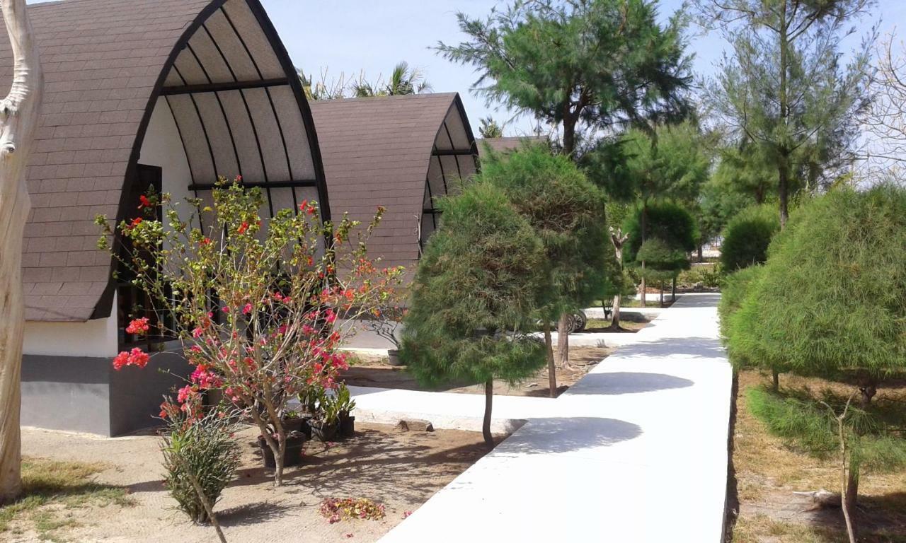 Nusa Indah Bungalows Gili Air Exterior photo