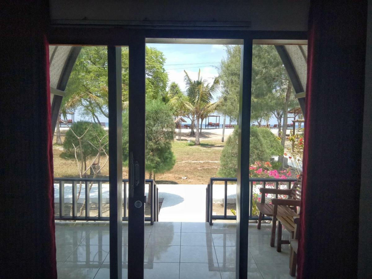 Nusa Indah Bungalows Gili Air Exterior photo